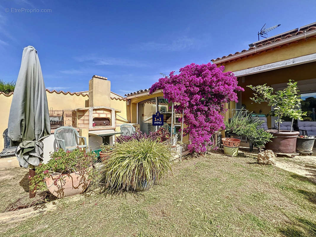 Maison à ROQUEBRUNE-SUR-ARGENS