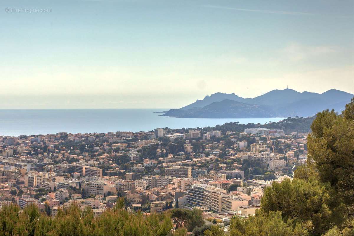 Appartement à LE CANNET