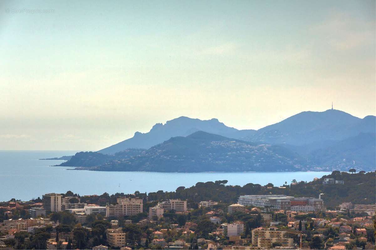 Appartement à LE CANNET