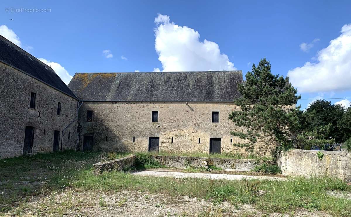 Les différentes dépendances. - Autre à COLOMBY