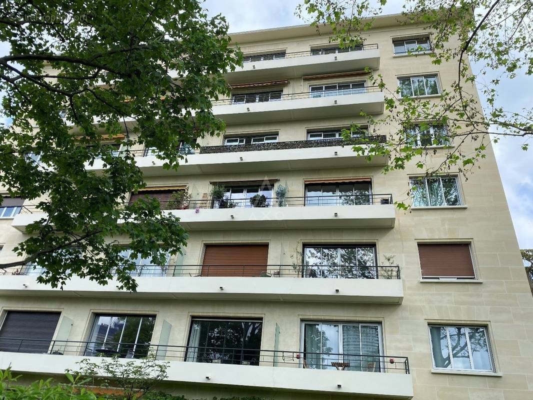 Appartement à NEUILLY-SUR-SEINE