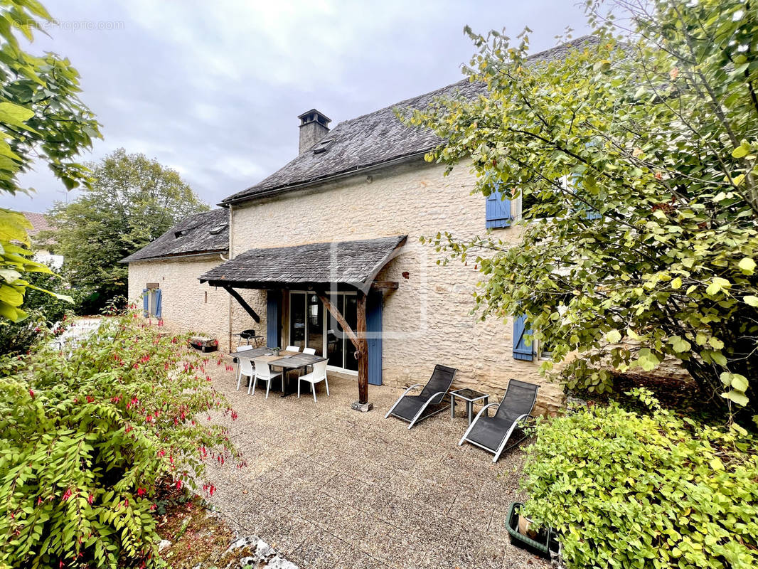 Maison à CONDAT-SUR-VEZERE