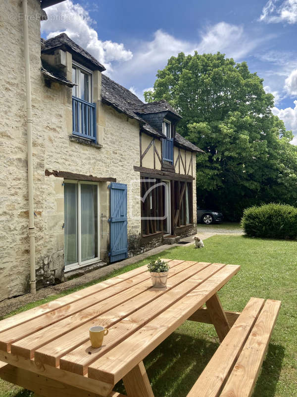 Maison à CONDAT-SUR-VEZERE