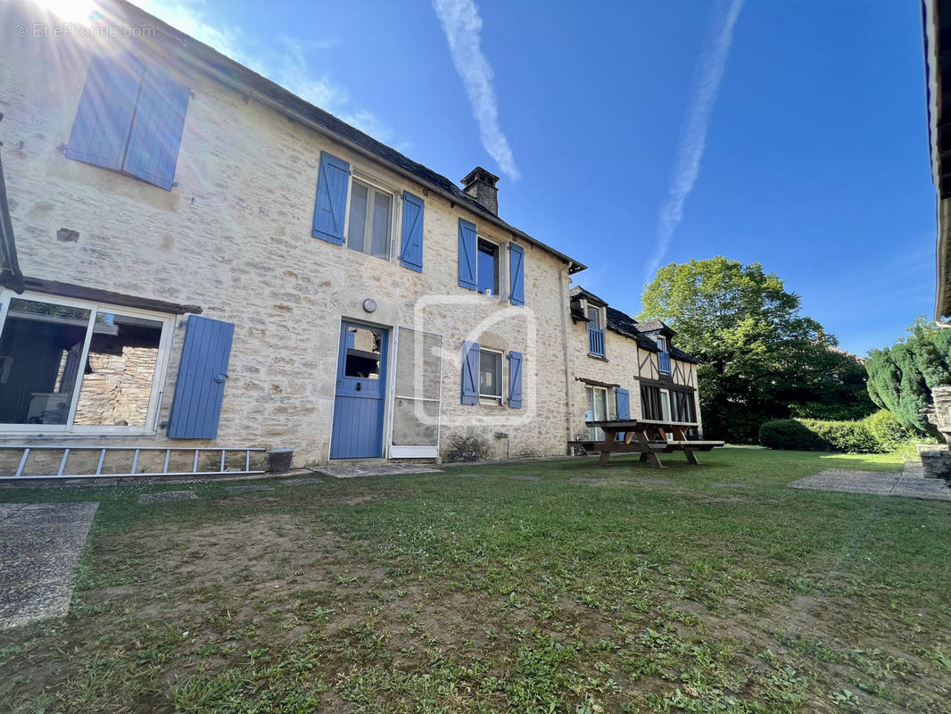 Maison à CONDAT-SUR-VEZERE