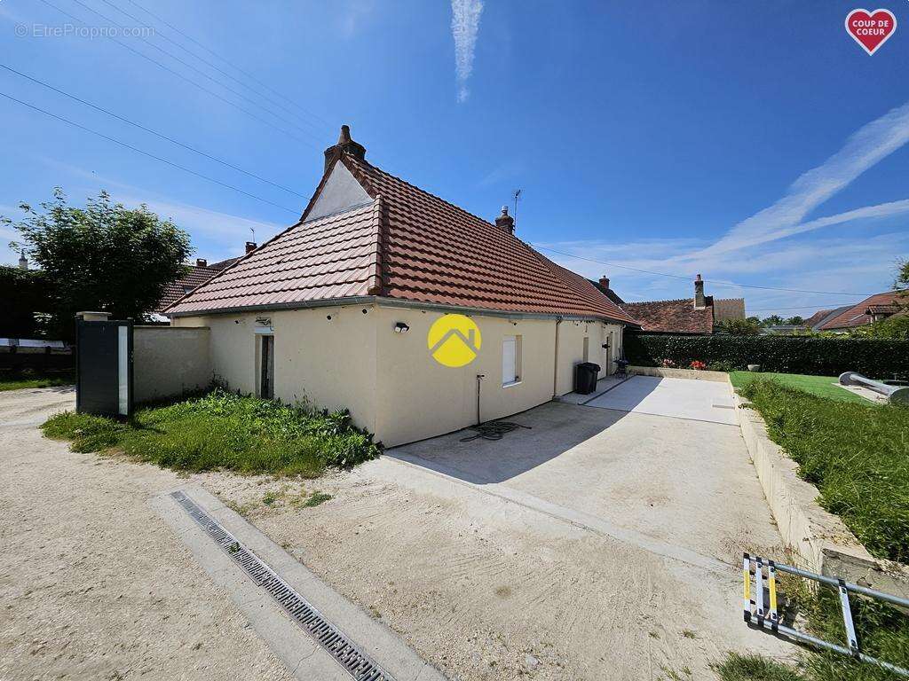 Maison à BENGY-SUR-CRAON