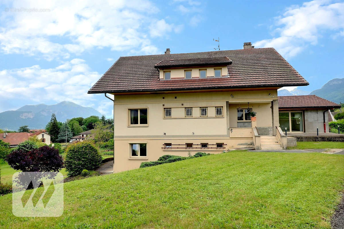 Maison à LA ROCHE-SUR-FORON