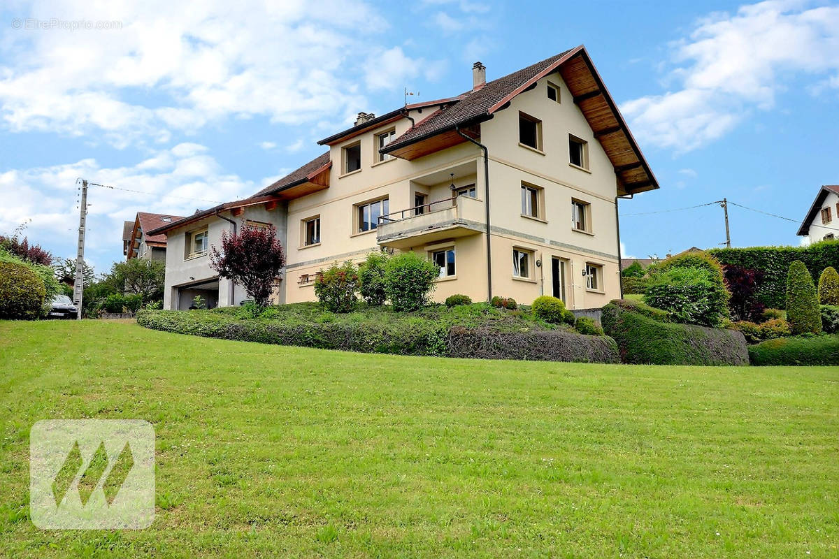 Maison à LA ROCHE-SUR-FORON