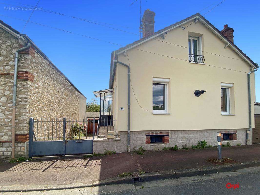 Maison à CHALETTE-SUR-LOING