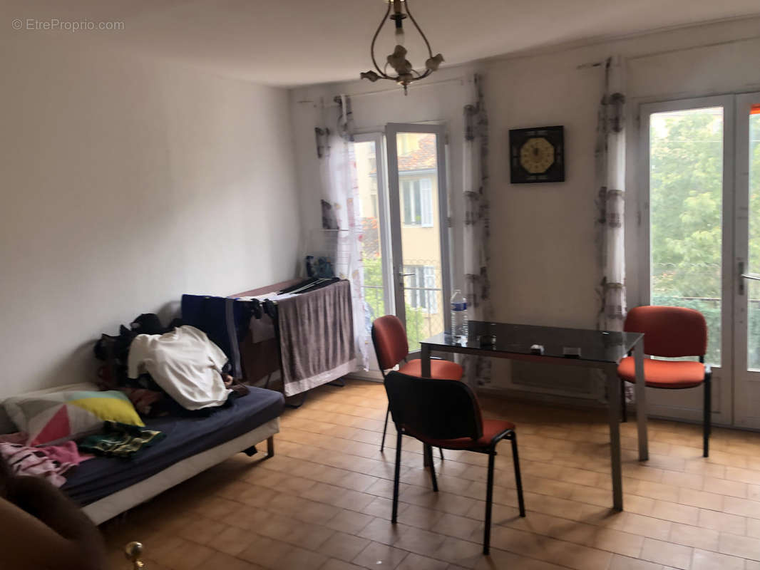 Appartement à MARSEILLE-1E