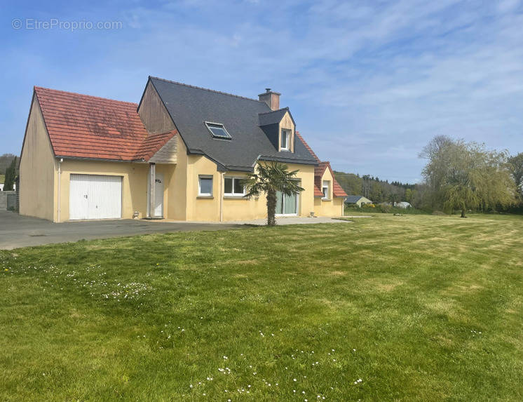 Maison à PLOUBEZRE