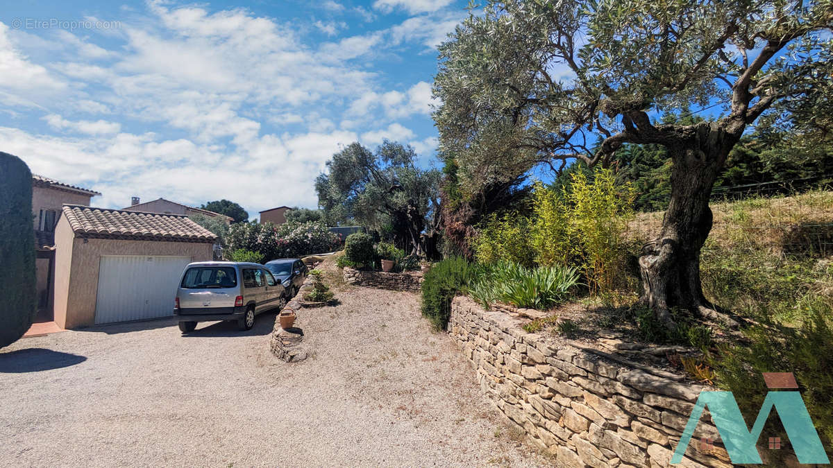 Maison à LE CASTELLET