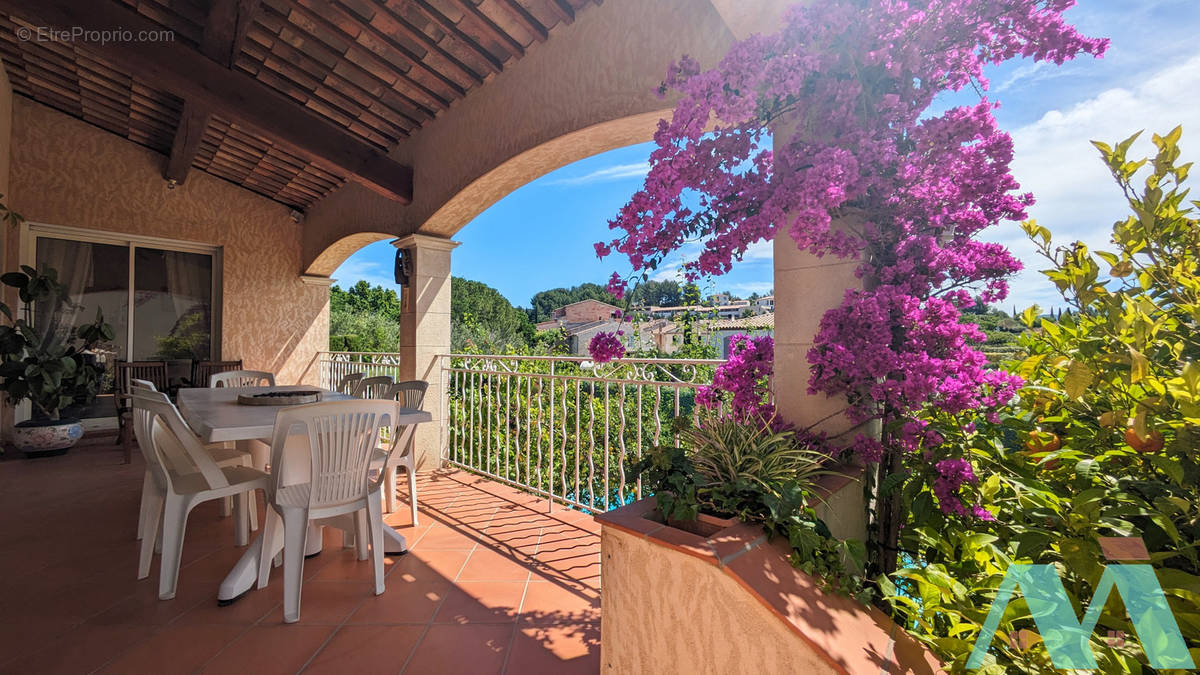 Maison à LE CASTELLET