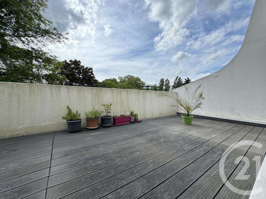 Appartement à FONTENAY-SOUS-BOIS