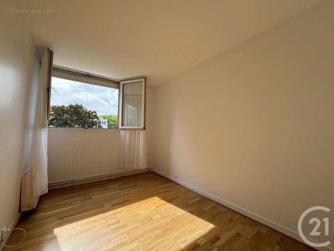 Appartement à FONTENAY-SOUS-BOIS