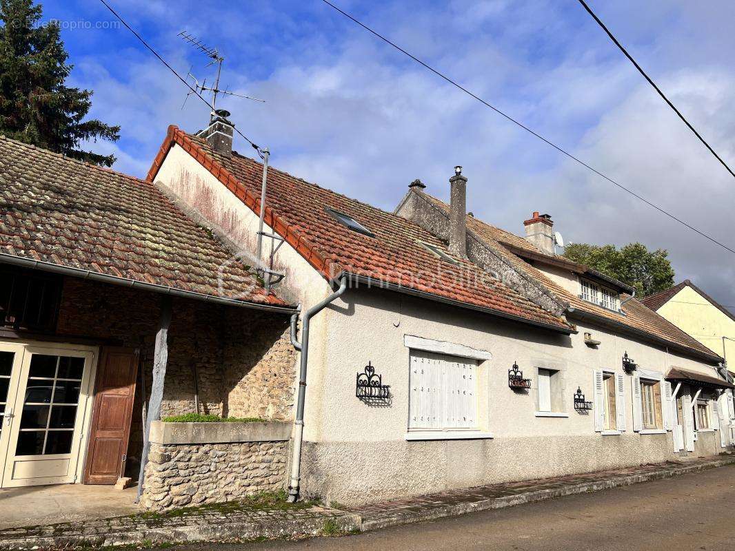 Maison à ARNAY-LE-DUC