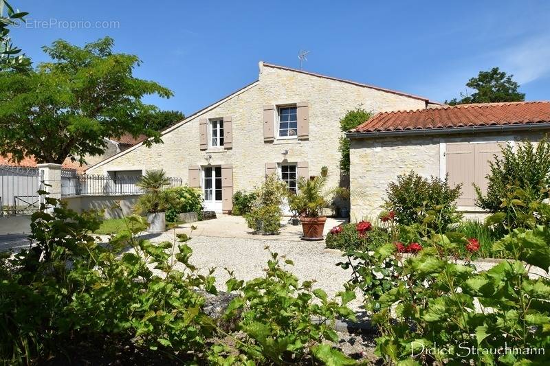 Maison à AIGREFEUILLE-D&#039;AUNIS