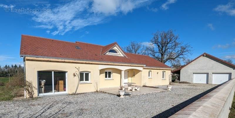 Maison à PARAY-LE-MONIAL