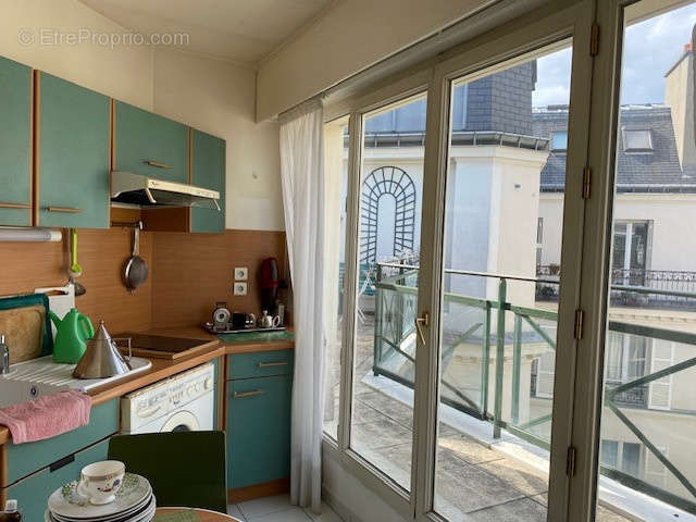 Appartement à PARIS-17E