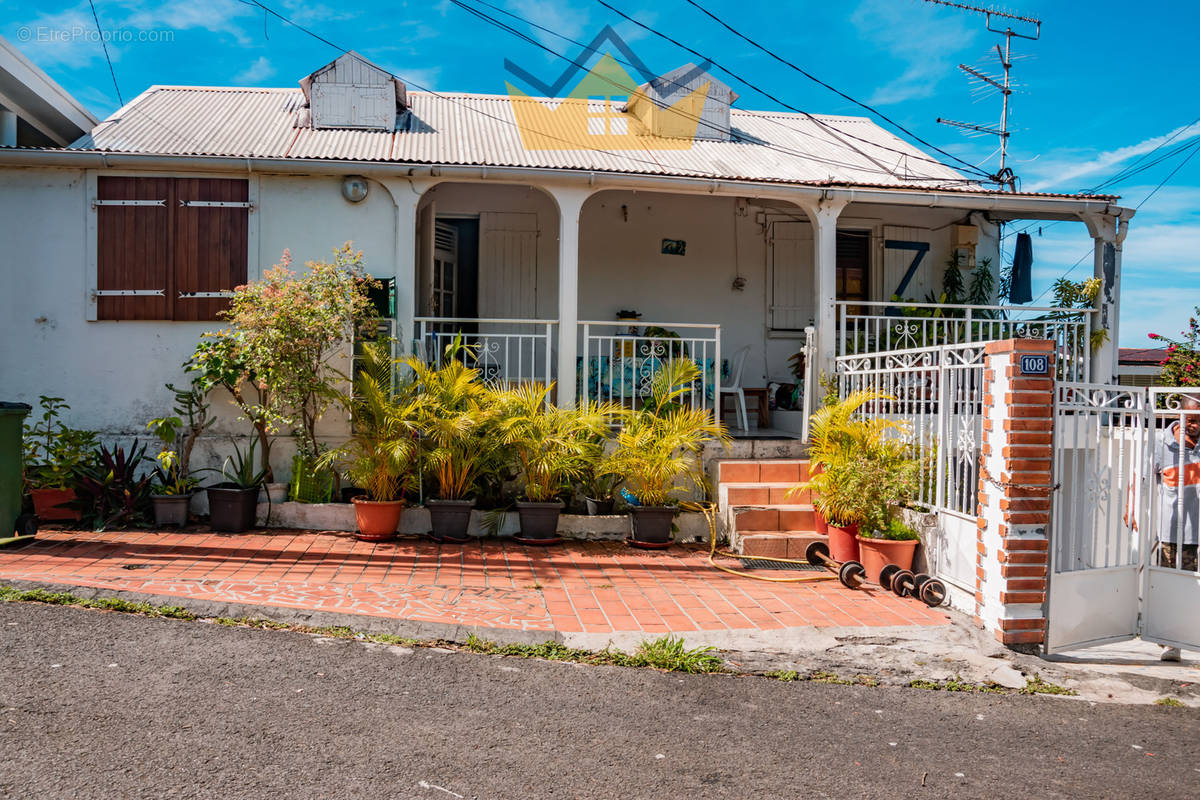 Maison à BASSE-TERRE