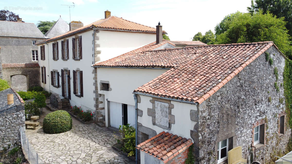 Maison à MORTAGNE-SUR-SEVRE