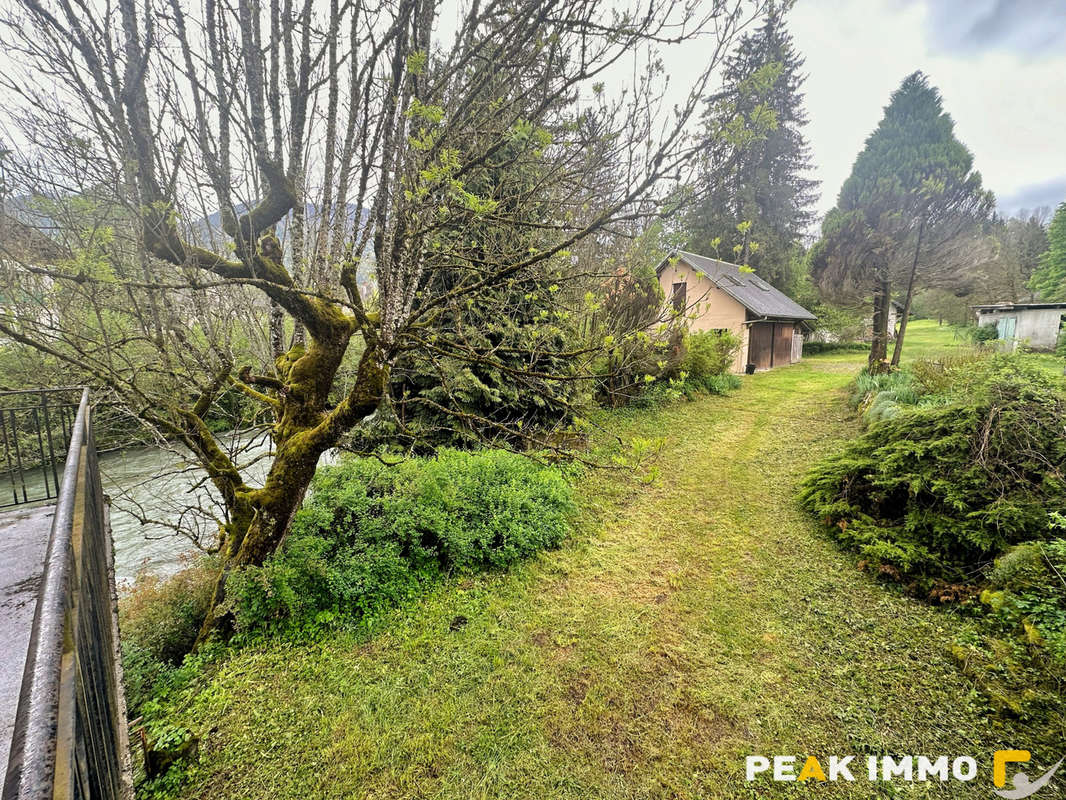 Maison à LESCHERAINES