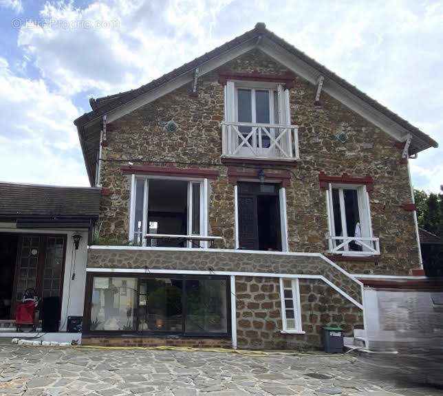 Maison à VILLEMOMBLE