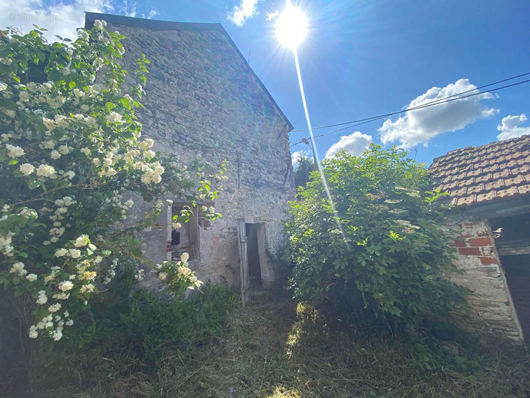 Maison à OULCHY-LE-CHATEAU