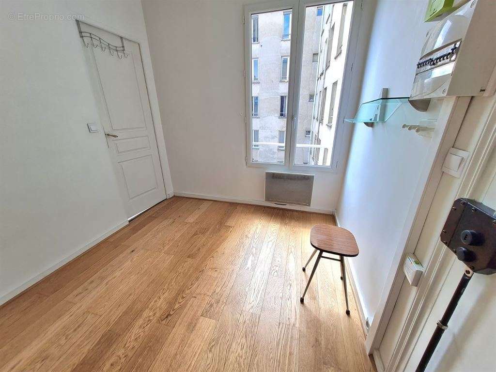 Appartement à PARIS-10E