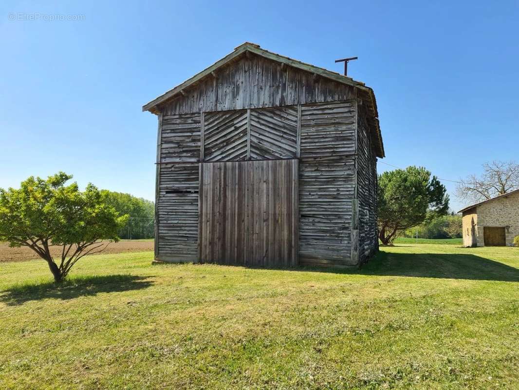 Maison à LAUZUN