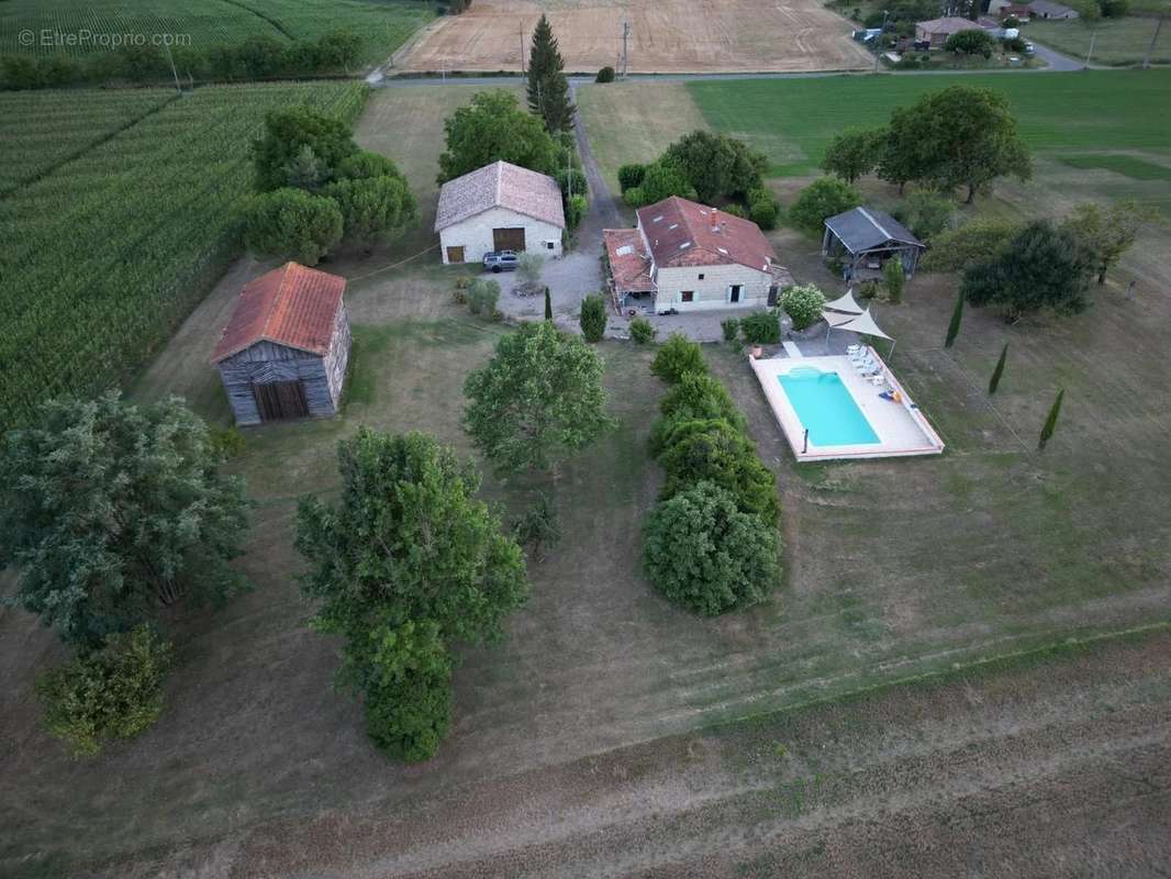 Maison à LAUZUN