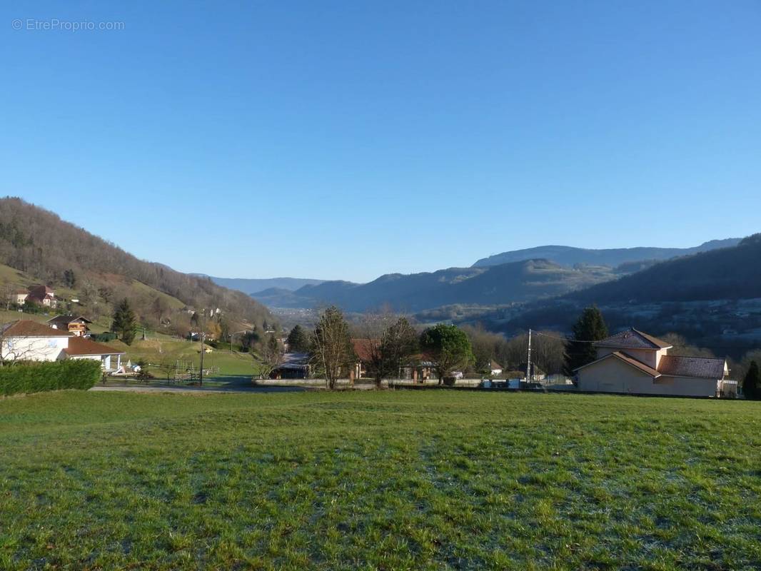 Terrain à SAINT-BUEIL