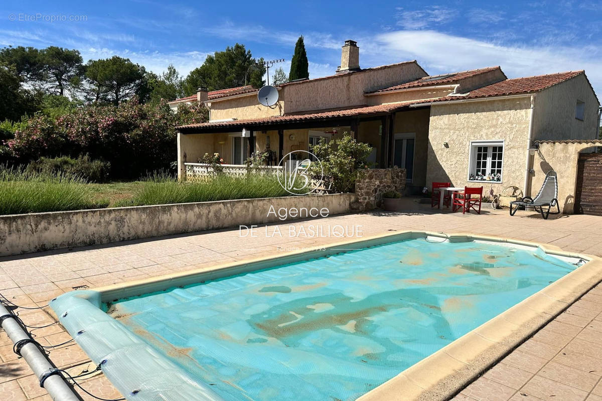 Maison à SAINT-MAXIMIN-LA-SAINTE-BAUME