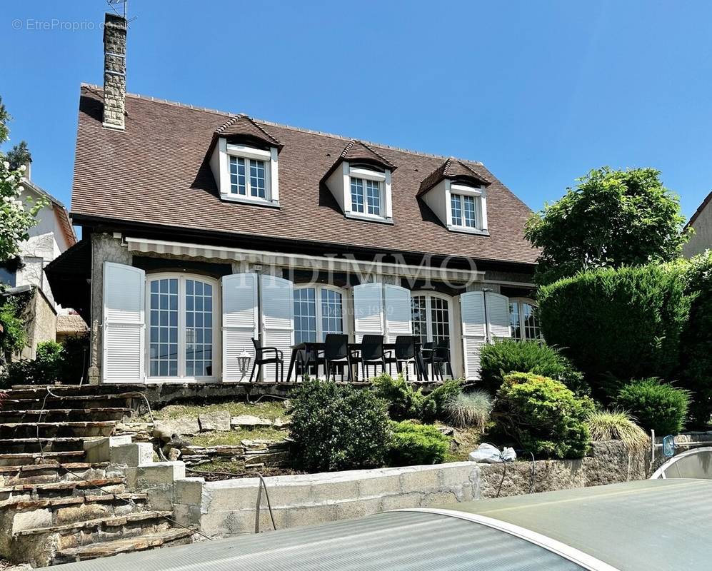 Maison à CHENNEVIERES-SUR-MARNE