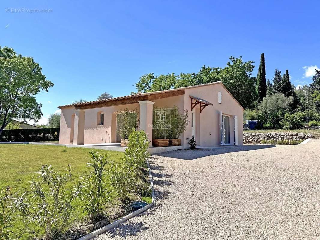 Maison à CHATEAUNEUF-GRASSE