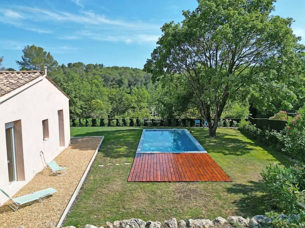 Maison à CHATEAUNEUF-GRASSE