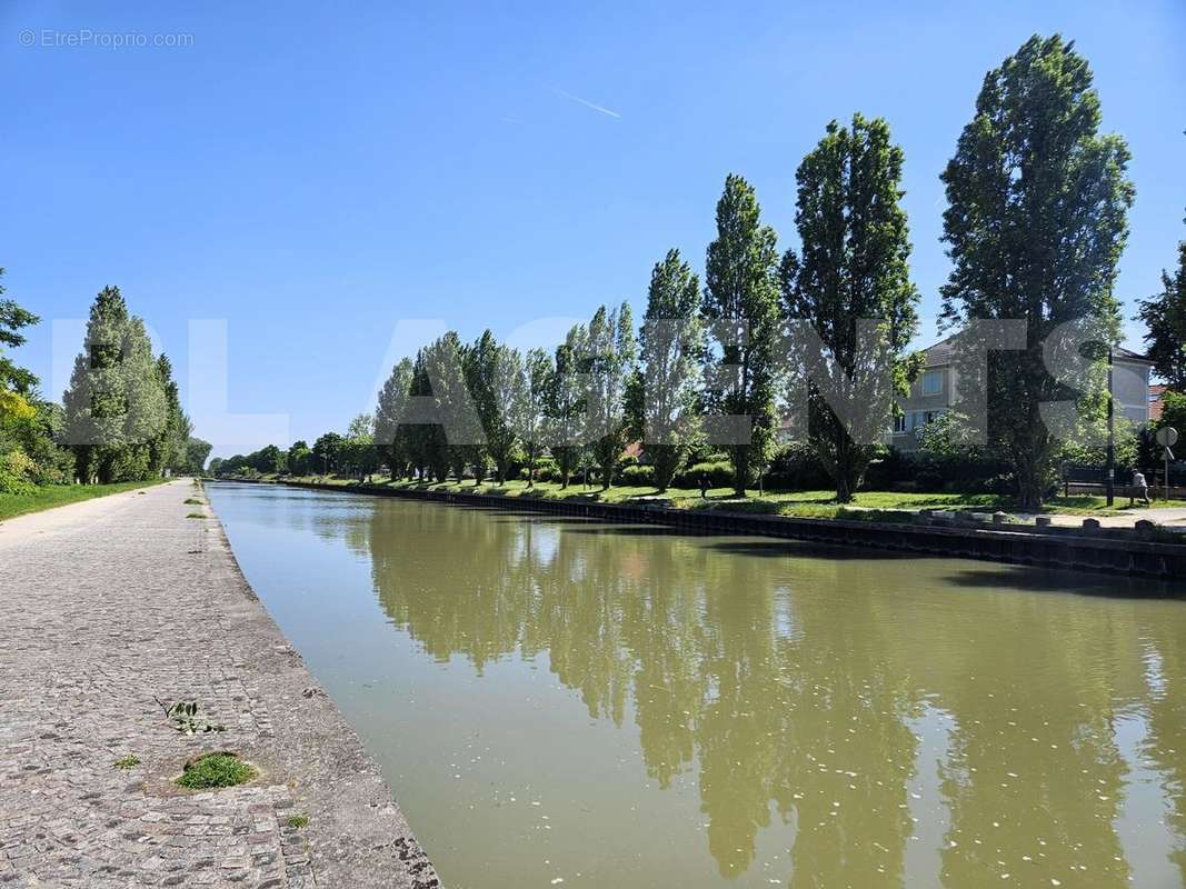 c - Maison à LES PAVILLONS-SOUS-BOIS