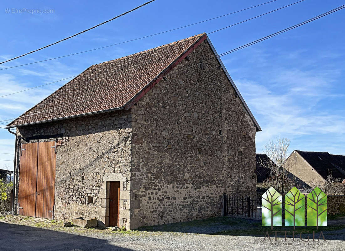 Maison à LE BOURG-D&#039;HEM