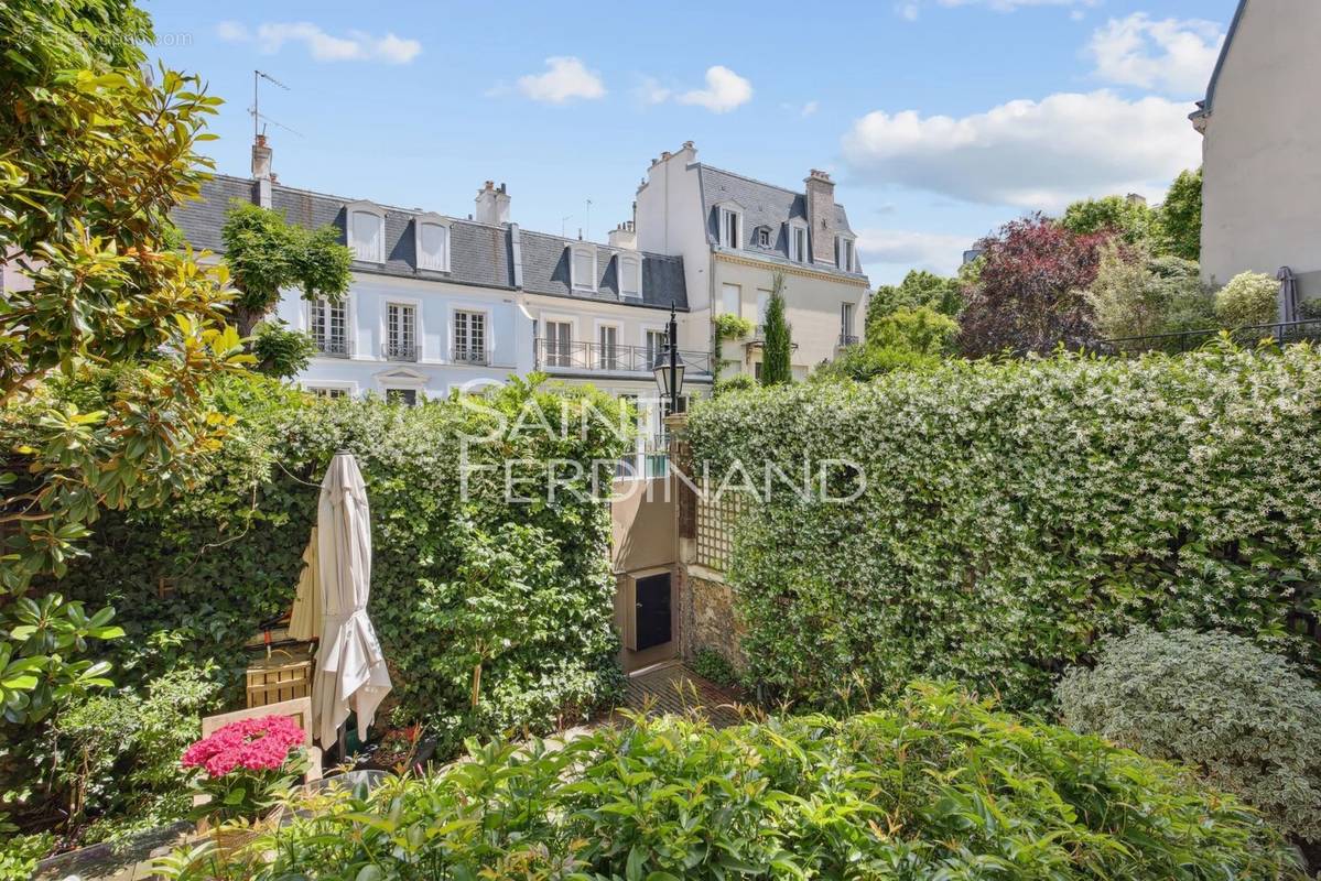 Appartement à NEUILLY-SUR-SEINE