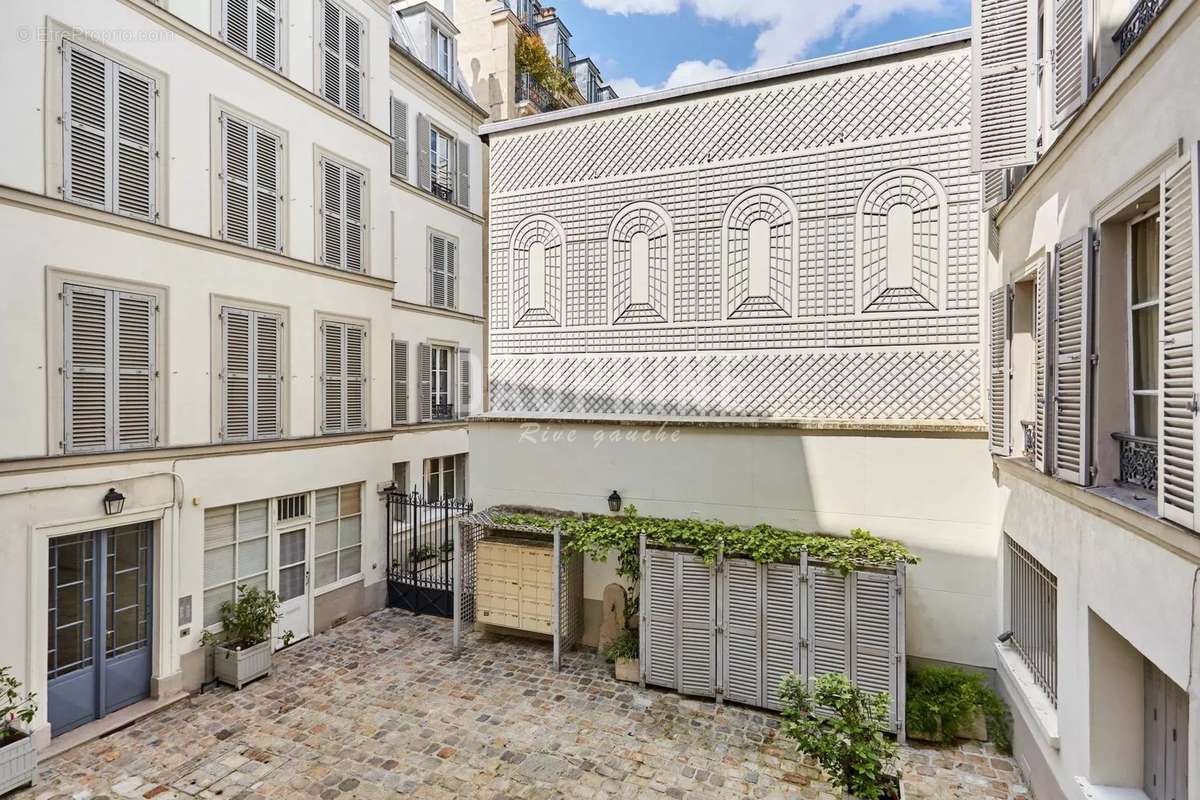 Appartement à PARIS-7E