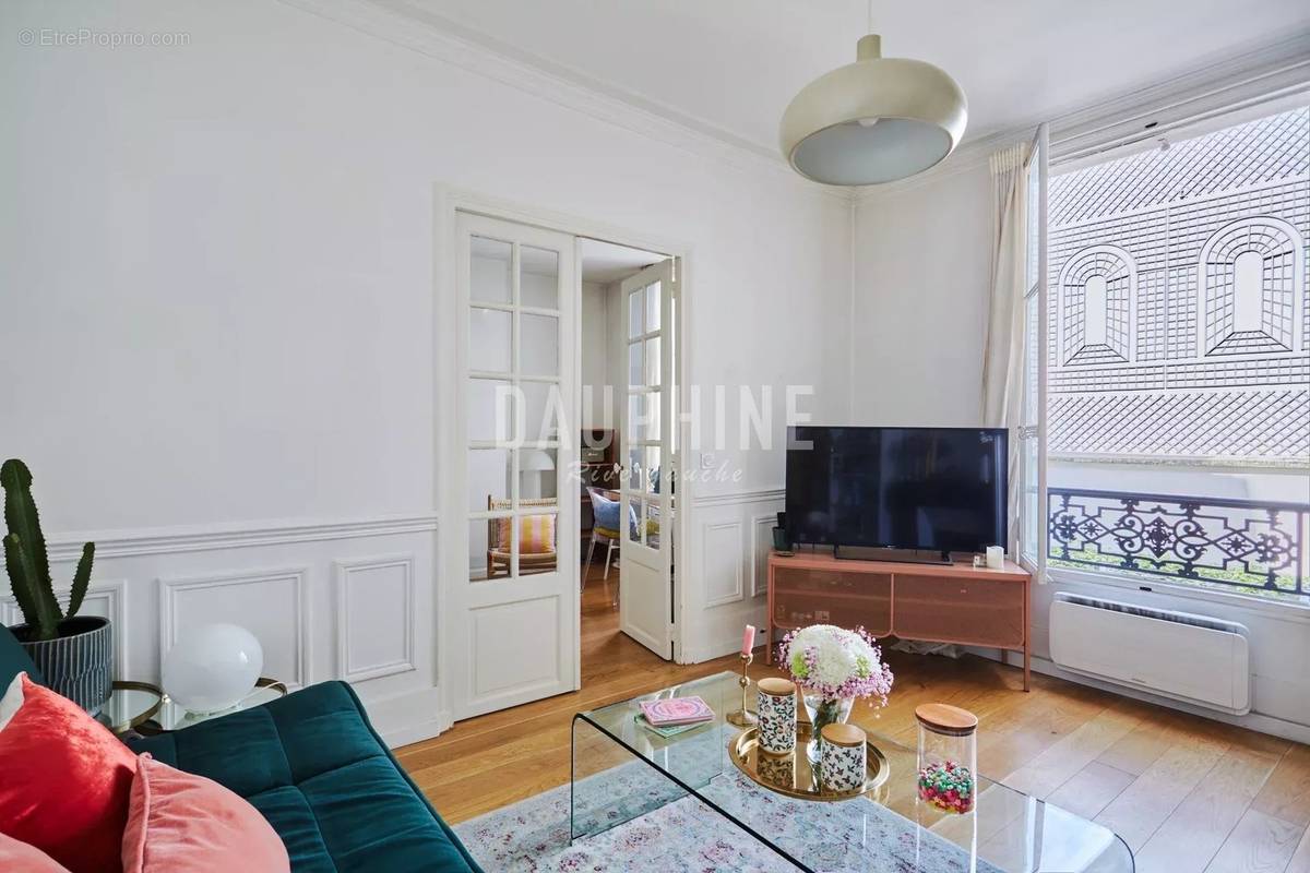 Appartement à PARIS-7E