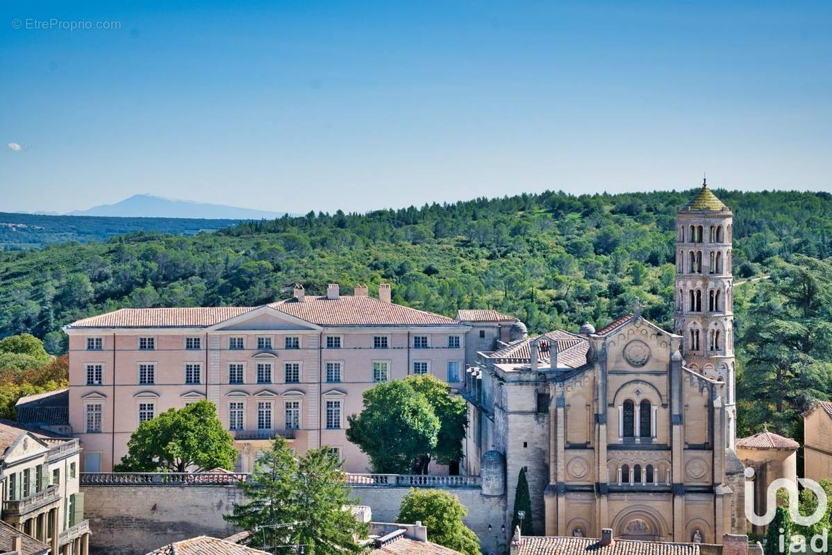 Photo 1 - Commerce à UZES