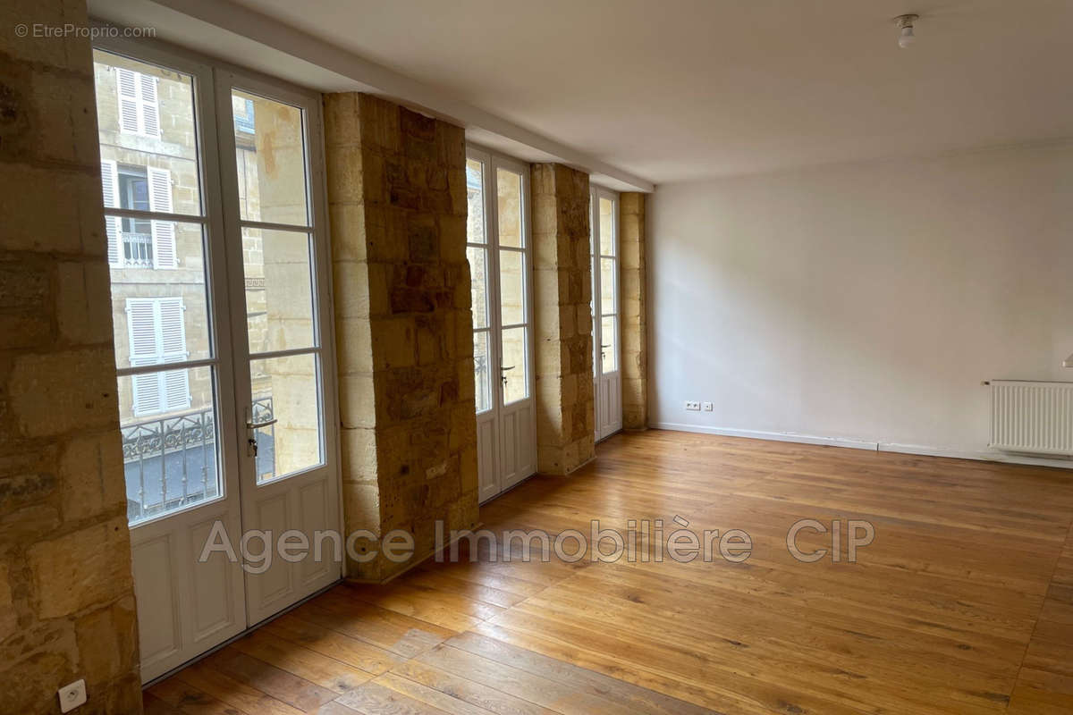 Appartement à SARLAT-LA-CANEDA