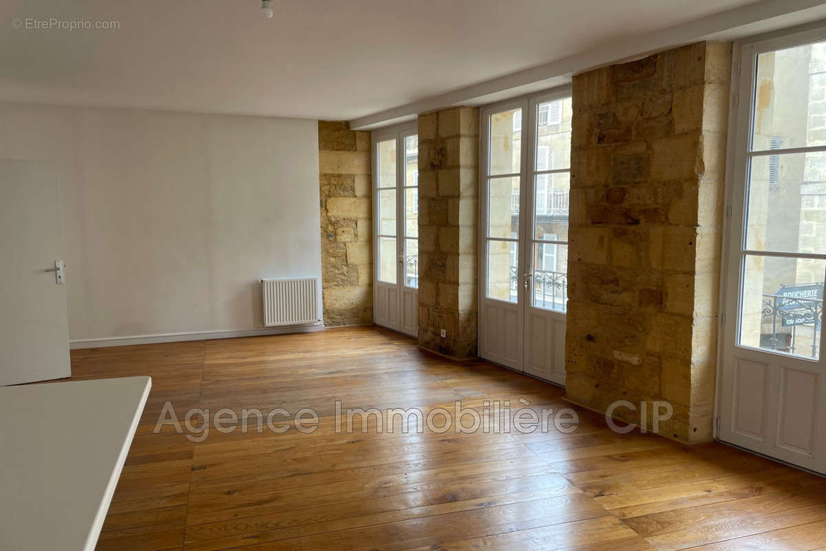 Appartement à SARLAT-LA-CANEDA