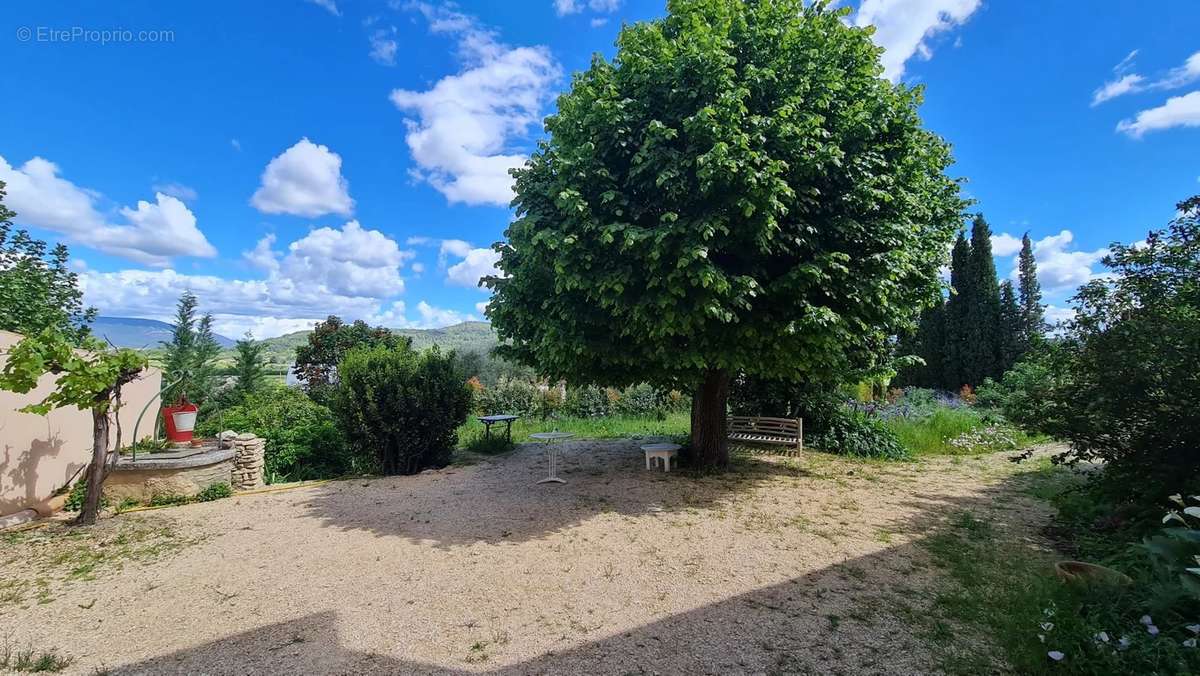 Maison à SAINT-SATURNIN-LES-APT