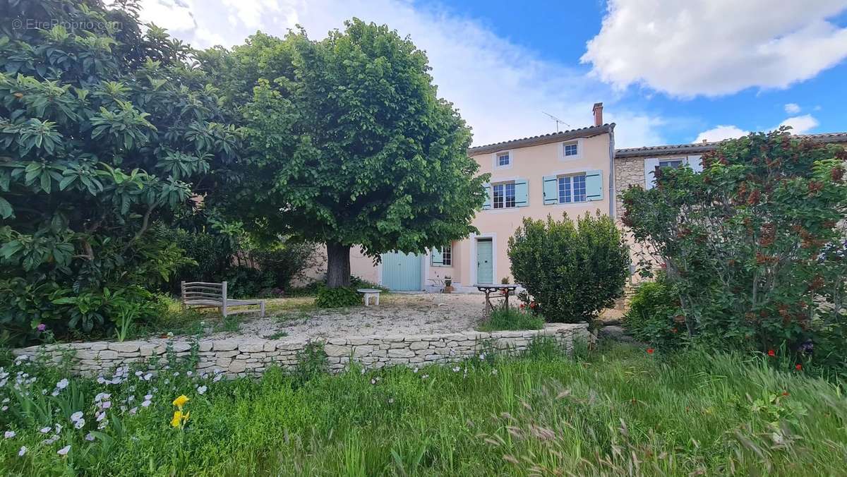 Maison à SAINT-SATURNIN-LES-APT