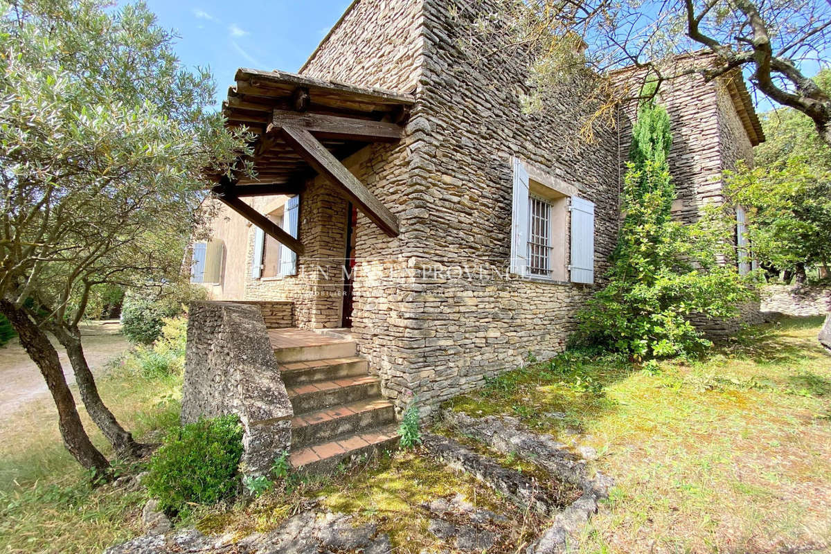 Maison à GORDES