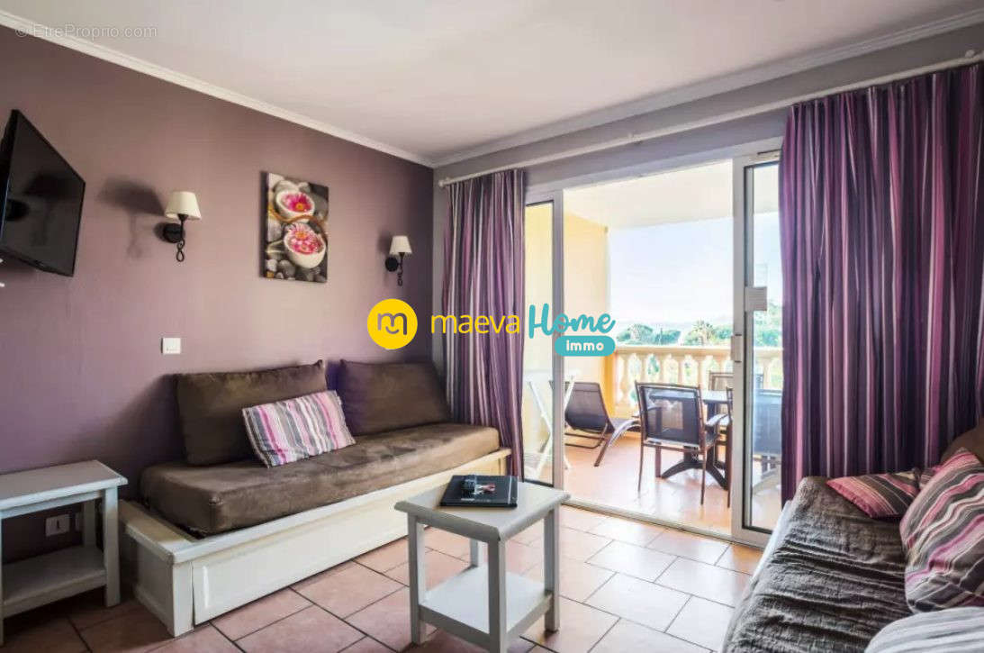 Appartement à ROQUEBRUNE-SUR-ARGENS