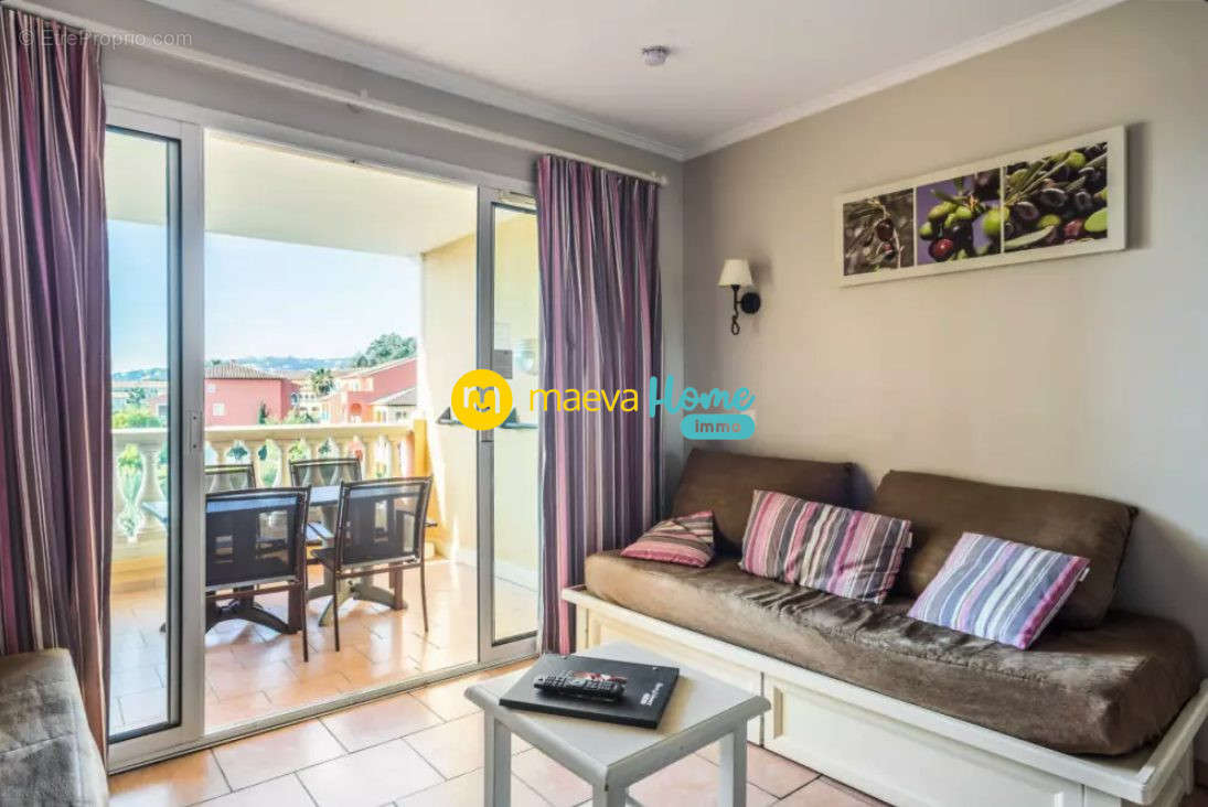 Appartement à ROQUEBRUNE-SUR-ARGENS