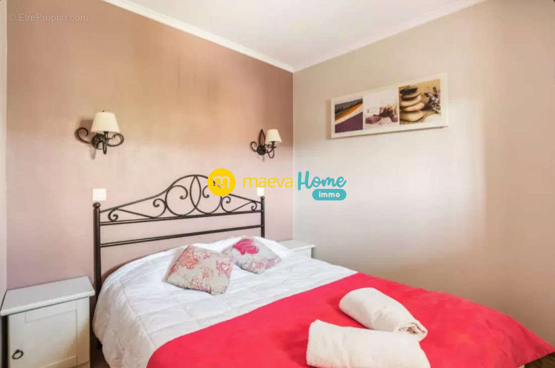 Appartement à ROQUEBRUNE-SUR-ARGENS