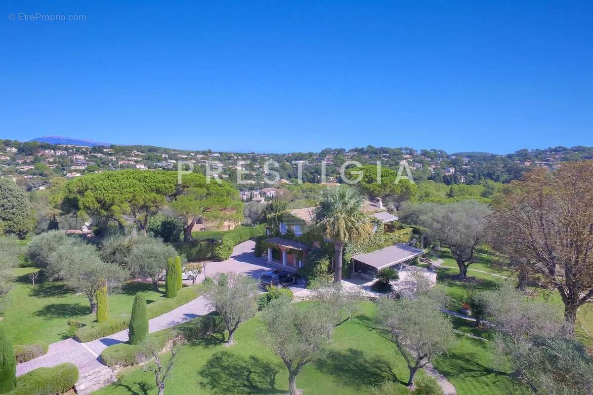 Maison à MOUGINS